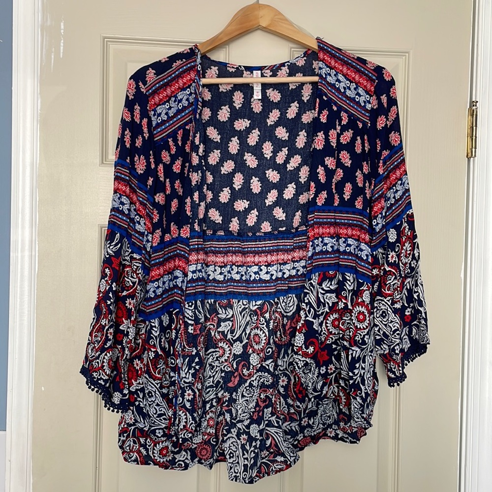Xhilaration kimono size medium.